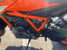 Carica l&#39;immagine nel visualizzatore di Gallery, KTM 1290 SUPER DUKE R - 2023 - KM 23993