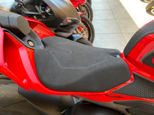 Carica l'immagine nel visualizzatore di Gallery, DUCATI PANIGALE V4 - 2025 - KM 4996