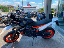 Carica l'immagine nel visualizzatore di Gallery, KTM 890 SMT - 2025 - KM 3913