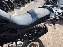 Carica l'immagine nel visualizzatore di Gallery, BMW R 1300 GS TRIPLE BLACK - 2025 - KM 3398