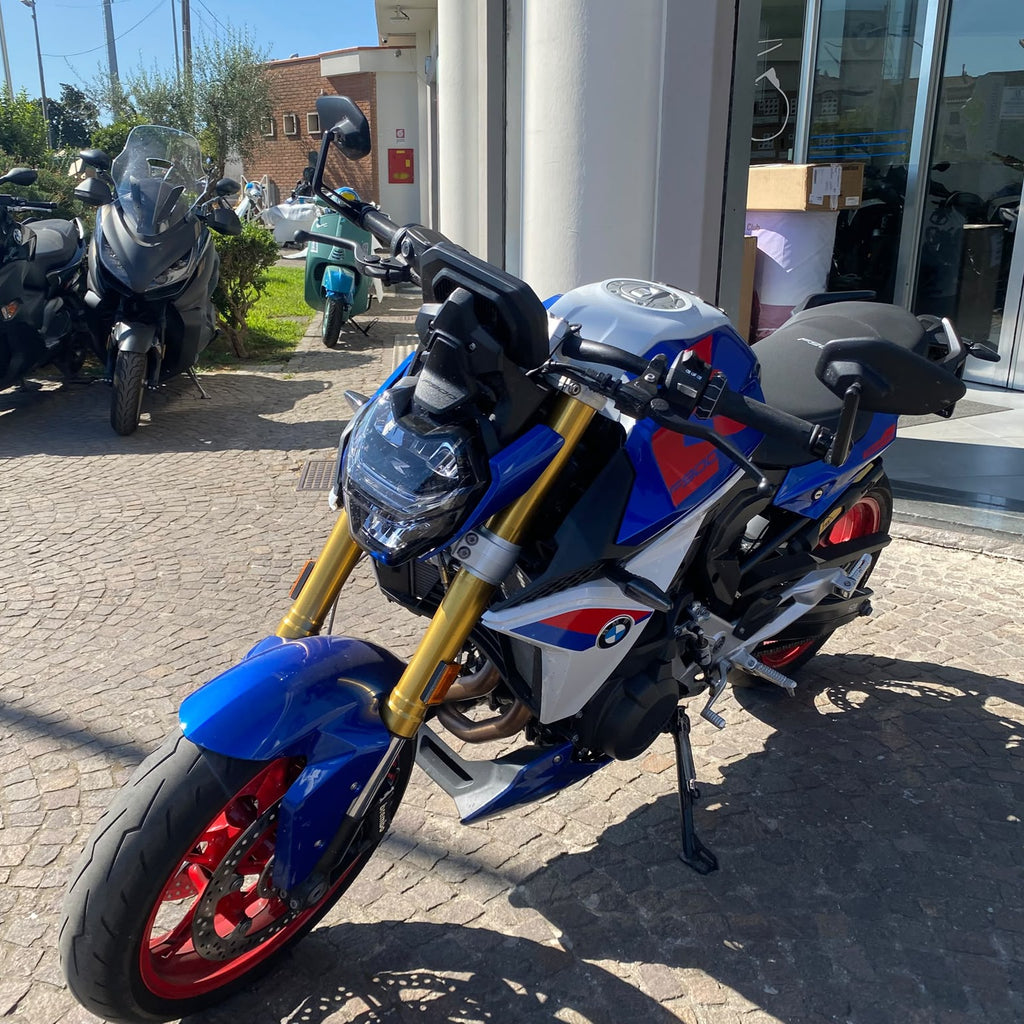 BMW F 900 R - 2025 - KM 11655