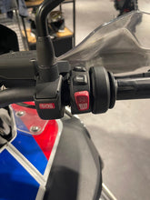 Carica l'immagine nel visualizzatore di Gallery, R 1250 GS ADV - ANNO 2022 - km 48395