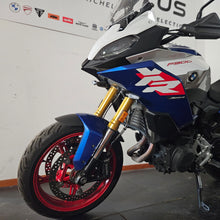 Carica l&#39;immagine nel visualizzatore di Gallery, BMW F 900 XR - 2025