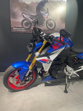 Carica l&#39;immagine nel visualizzatore di Gallery, BMW F 900 R