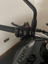 Carica l&#39;immagine nel visualizzatore di Gallery, BMW F 800 GS - ANNO 2025 - KM 6008