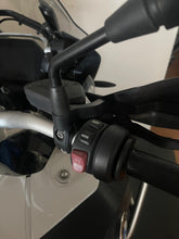 Carica l&#39;immagine nel visualizzatore di Gallery, BMW R 1200 GS ADV - anno 2018 - km 71090