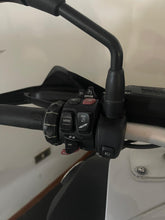 Carica l&#39;immagine nel visualizzatore di Gallery, BMW R 1200 GS ADV - anno 2018 - km 71090