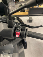 Carica l'immagine nel visualizzatore di Gallery, Bmw C 400 X - anno 2024 - km 4658