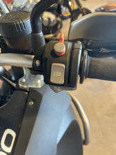 Carica l'immagine nel visualizzatore di Gallery, Bmw R 1200 GS ADV - ANNO 2011 - KM 67389