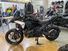Carica l'immagine nel visualizzatore di Gallery, BMW R 1300 GS TRIPLE BLACK - 2025 - KM 1