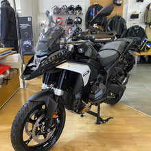 Carica l'immagine nel visualizzatore di Gallery, BMW R 1300 GS TRIPLE BLACK - 2025 - KM 1