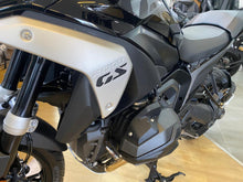 Carica l'immagine nel visualizzatore di Gallery, BMW R 1300 GS TRIPLE BLACK - 2025 - KM 1