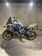 Carica l'immagine nel visualizzatore di Gallery, R 1250 GS ADV - ANNO 2023 - KM 15544