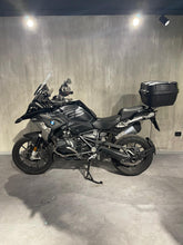 Carica l'immagine nel visualizzatore di Gallery, R 1250 GS - ANNO 2023