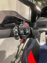Carica l'immagine nel visualizzatore di Gallery, R 1250 GS - ANNO 2022 - KM 14341