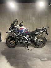 Carica l'immagine nel visualizzatore di Gallery, R 1250 GS - ANNO 2022 - KM 14341
