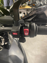 Carica l'immagine nel visualizzatore di Gallery, R 1250 GS - ANNO 2022 - KM 37470
