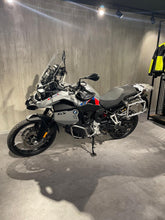 Carica l'immagine nel visualizzatore di Gallery, F 900 GS ADV - ANNO 2024 - KM 17244