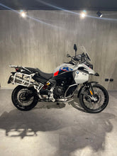 Carica l'immagine nel visualizzatore di Gallery, F 900 GS ADV - ANNO 2024 - KM 17244