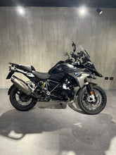 Carica l'immagine nel visualizzatore di Gallery, R 1250 GS Ultimate Edition 100th - ANNO 2023 - KM 4774