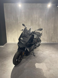 C 400 X - ANNO 2022 - KM 3819