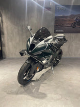 Carica l'immagine nel visualizzatore di Gallery, M 1000 RR Limited Edition Isle of Man TT