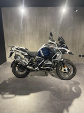 Carica l'immagine nel visualizzatore di Gallery, R 1250 GS ADV - ANNO 2023 - KM 10537