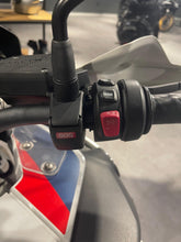 Carica l'immagine nel visualizzatore di Gallery, R 1250 GS ADV - ANNO 2023 - KM 10537