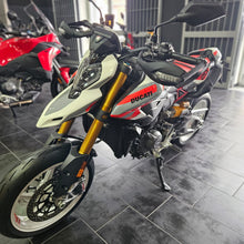 Carica l'immagine nel visualizzatore di Gallery, DUCATI HYPERMOTARD V2 SP - 2026 - KM 275
