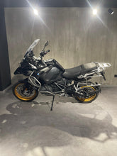 Carica l'immagine nel visualizzatore di Gallery, R 1250 GS ADV - ANNO 2024 - KM 24604