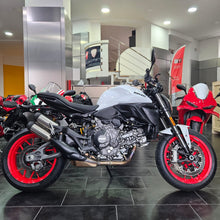 Carica l'immagine nel visualizzatore di Gallery, Ducati Monster MY 2026