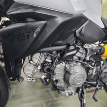 Carica l'immagine nel visualizzatore di Gallery, Ducati Monster MY 2026
