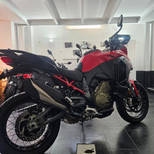 Carica l'immagine nel visualizzatore di Gallery, DUCATI MULTISTRADA V4S - 2026 KM 5560