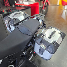Carica l'immagine nel visualizzatore di Gallery, DUCATI DESERT X - 2026 - KM 615 - VEDI ACCESSORI IN DESCRIZIONE