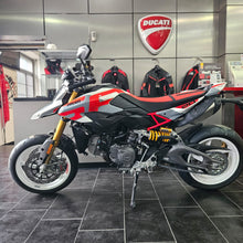 Carica l'immagine nel visualizzatore di Gallery, DUCATI HYPERMOTARD V2 SP - 2026 - KM 275