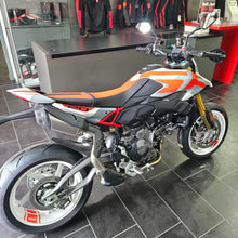 Carica l'immagine nel visualizzatore di Gallery, DUCATI HYPERMOTARD V2 SP - 2026 - KM 275