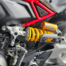 Carica l'immagine nel visualizzatore di Gallery, DUCATI HYPERMOTARD V2 SP - 2026 - KM 275
