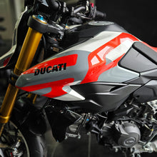 Carica l'immagine nel visualizzatore di Gallery, DUCATI HYPERMOTARD V2 SP - 2026 - KM 275