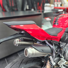 Carica l'immagine nel visualizzatore di Gallery, DUCATI STREETFIGHTER V2 35kW - 2025 - KM 8017