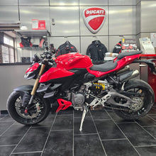 Carica l'immagine nel visualizzatore di Gallery, DUCATI STREETFIGHTER V2 35kW - 2025 - KM 8017