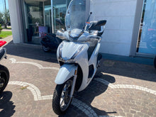 Carica l'immagine nel visualizzatore di Gallery, HONDA SH 350 - 2021 - KM 18607