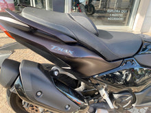 Carica l'immagine nel visualizzatore di Gallery, YAMAHA T MAX 560 TECH MAX - 2024 - KM 21880