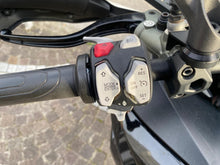 Carica l'immagine nel visualizzatore di Gallery, DUCATI MULTISTRADA V2 S - 2024 - KM 4592