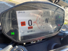 Carica l'immagine nel visualizzatore di Gallery, DUCATI HYPERMOTARD 950 RVE - 2022 - KM 32199