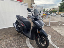 Carica l'immagine nel visualizzatore di Gallery, HONDA SH 350 - 2023 - KM 4743