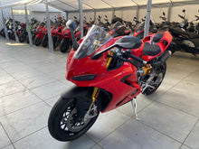 Carica l'immagine nel visualizzatore di Gallery, DUCATI PANIGALE V2 S - 2025 - KM 392