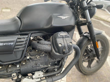 Carica l&#39;immagine nel visualizzatore di Gallery, MOTO GUZZI V7 STONE - 2018 - KM 10308