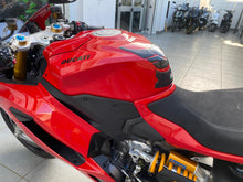 Carica l'immagine nel visualizzatore di Gallery, DUCATI PANIGALE V2 S - 2025 - KM 392