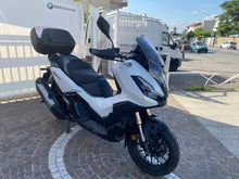 Carica l'immagine nel visualizzatore di Gallery, HONDA ADV 350 - 2024 - KM 6135