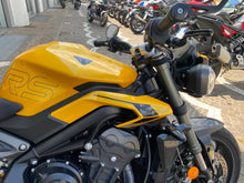 Carica l'immagine nel visualizzatore di Gallery, TRIUMPH STREET TRIPLE 765 RS - 2024 - KM 16959
